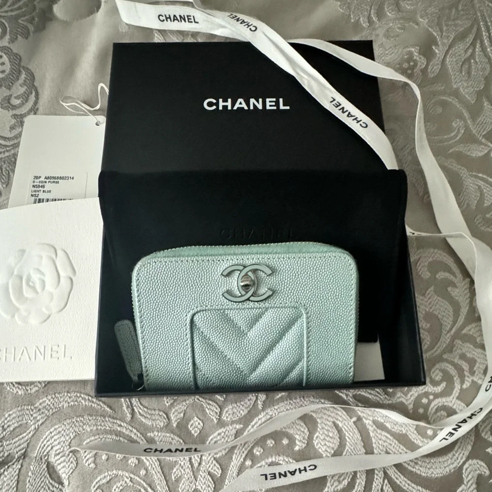 CHANEL Light Blue Leather Zipped Coin Purse (New in Box)
